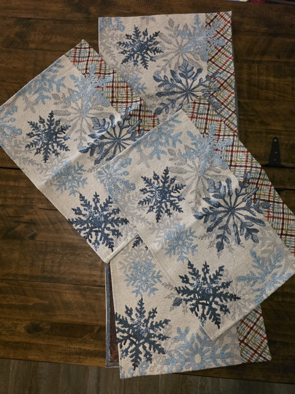Holiday Snowflake Table Runner and Placemats Set - Blue